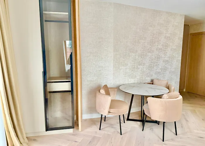 Luxury Rooftop Legrand With Balcony *