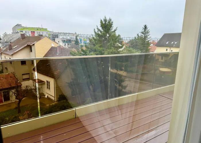 Apartman Luxury Rooftop Legrand With Balcony