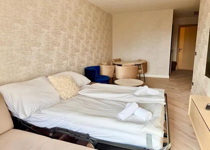 Luxury Rooftop Legrand With Balcony Bécs