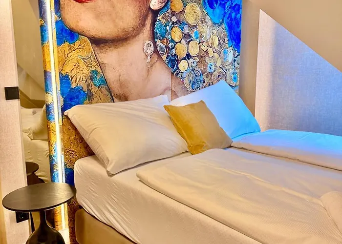 Luxury Rooftop Legrand With Balcony Apartman