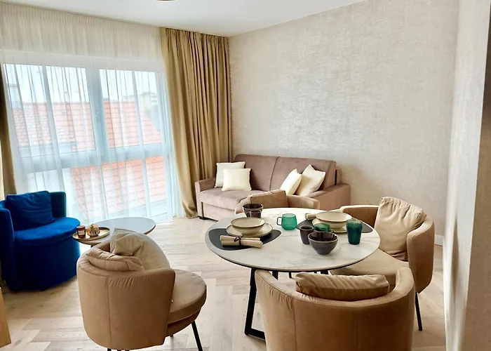 Luxury Rooftop Legrand With Balcony *