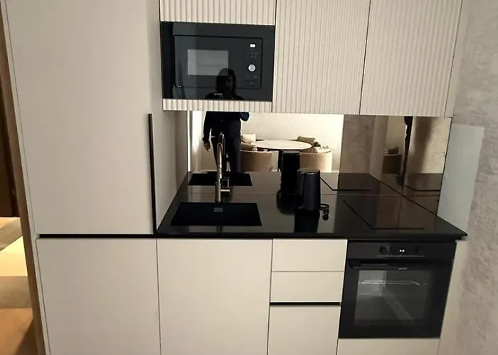 Luxury Rooftop Legrand With Balcony *
